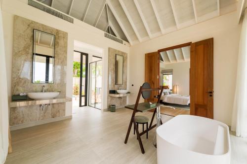 Phòng tắm tại Ananea Madivaru Maldives