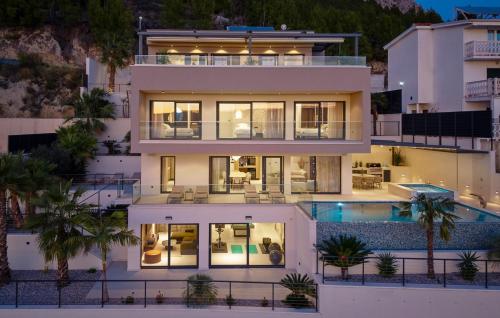 Luxurious 5-Bedroom Villa "Million Dreams" with Infinity Pool, Spa zone, Hot-tub, Spectacular Sea Views