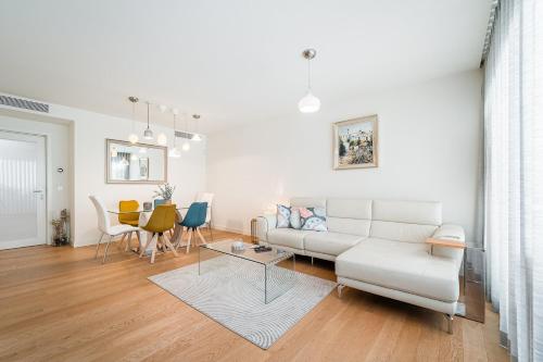 GuestReady - Classy retreat with river view