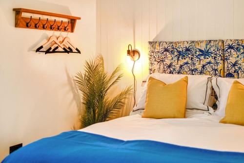 Ένα ή περισσότερα κρεβάτια σε δωμάτιο στο Stone's Throw