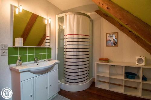 Ένα μπάνιο στο Gîte Roche Sanadoire Escape