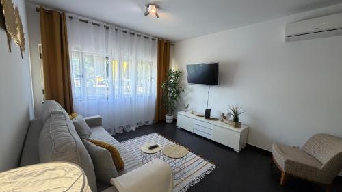 Blue Wave Apartment