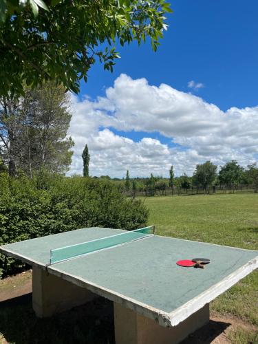 Stolní tenis v ubytování Complejo de cabañas en Nono nebo okolí