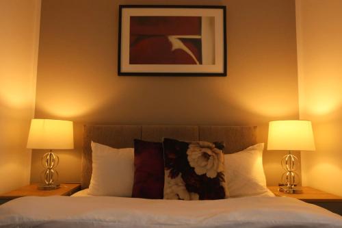 Postel nebo postele na pokoji v ubytování Hull Central Comfort