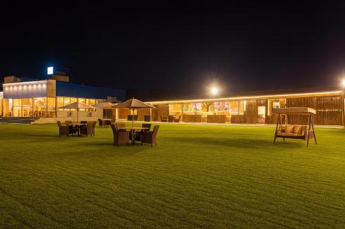 صورة لـ Hotel Padharo Sa Resort , Vrindavan - Lavish & Luxury rooms with parking near prem mandir في فريندافان