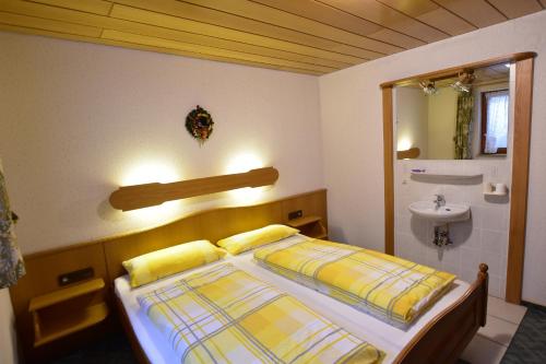 Ένα μπάνιο στο Schwarzwaldhaus Simmelehof