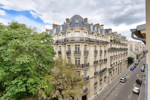 Magnifique appartement proche Champs-Elysees