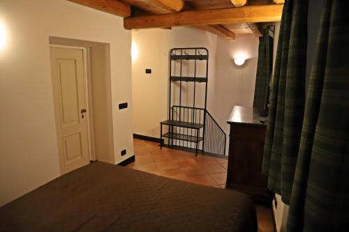 Ένα ή περισσότερα κρεβάτια σε δωμάτιο στο Dory's Tiny House