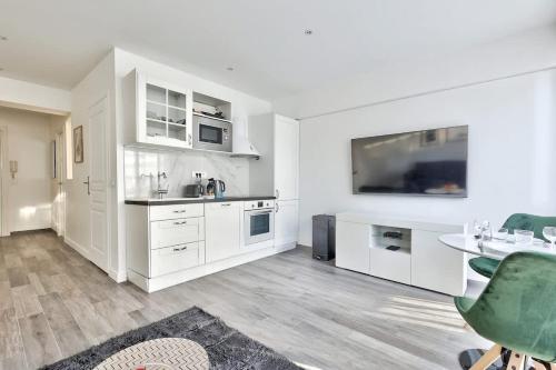 Bel appartement pres des Champs-Elysees