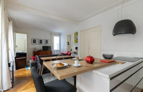 Superbe appartement haussmannien au coeur de Paris