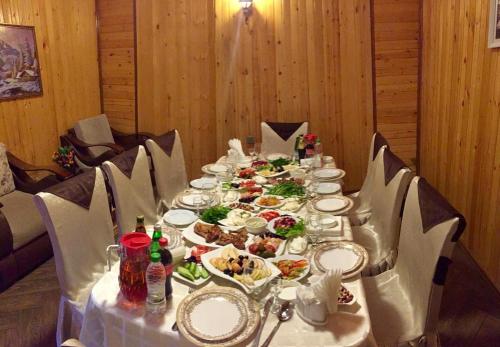 Jídlo v hotelu nebo okolí