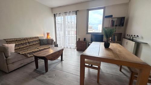 Studio near Champs-Elysées, facing Parc Monceau