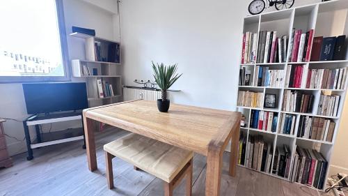 Studio near Champs-Elysées, facing Parc Monceau