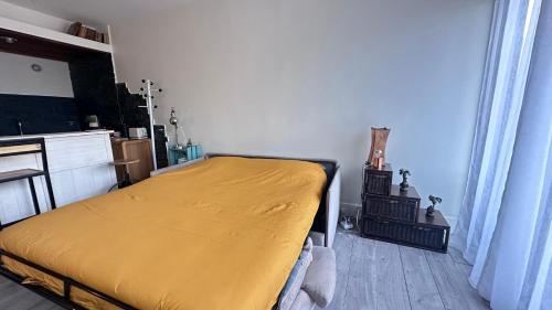 Studio near Champs-Elysées, facing Parc Monceau