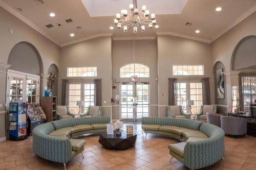 Χώρος καθιστικού στο Vista Cay Jewel Luxury By Universal Orlando Rental