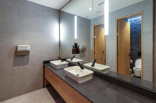 Koupelna v ubytování Sleepover Doha North Node, Gate C40