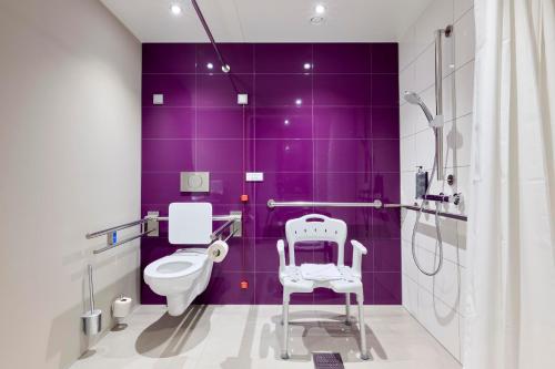Ванная комната в Premier Inn Stuttgart Zuffenhausen