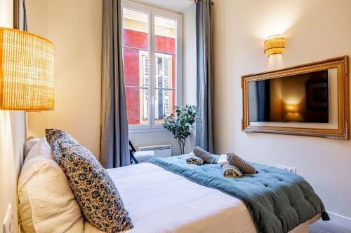 Elegant flat with AC, heart of old Nice, Walking to the Beach!
