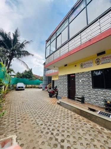 El edificio en el que está la habitación en casa particular