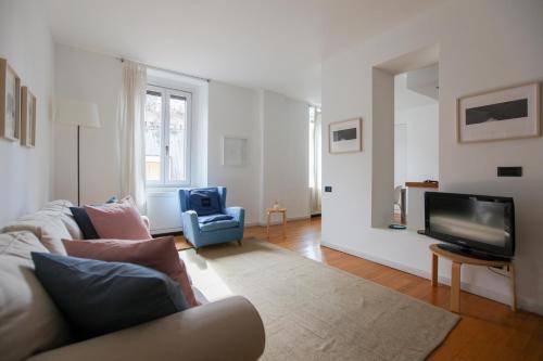 HACCA Collection - Brera & Fashion District - Bright 2BR Apt