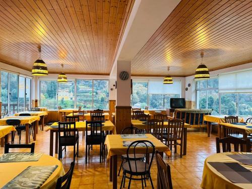 Nhà hàng/khu ăn uống khác tại Geres Mountain View Guest House