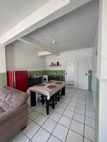 Η κουζίνα ή μικρή κουζίνα στο Loft Zona Sul próximo ao mar