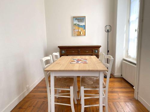 Jolie maison de caractère avec WIFI au centre-ville de Perros-Guirec - Réf 830