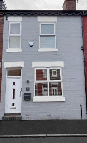 The Manchester Haven Sleeps 10 Near City Centre Breakfast hamper included photo 48