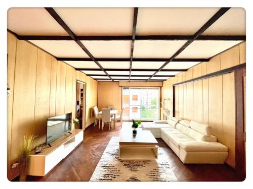 3 beds-120m2-Terrace & Parking Near La Defense and Champs Elysees