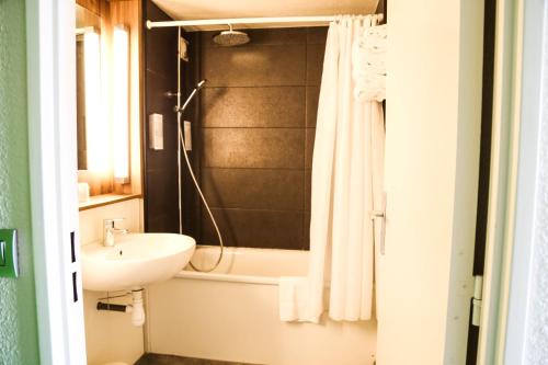 Campanile Narbonne A9/A61にあるバスルーム