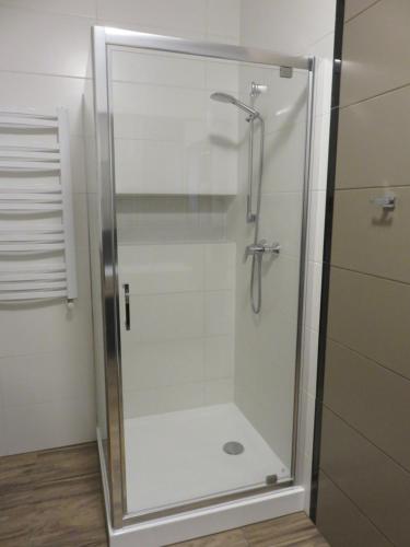 Bilik mandi di Rosa Apartamenty