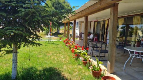 حديقة خارج Hermosa casa en Quillón
