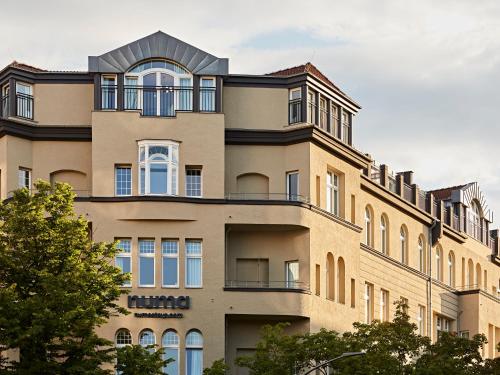 Το κτήριο όπου στεγάζεται  το ξενοδοχείο διαμερισμάτων