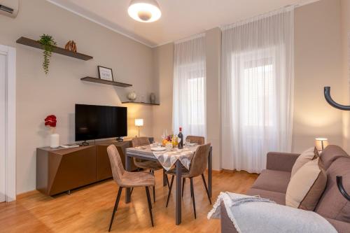 Keys of Italy - Unione - Duomo 1 bdr Apartment