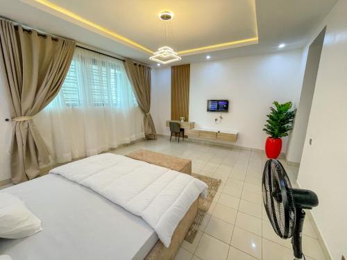 TV/trung tâm giải trí tại Edens place