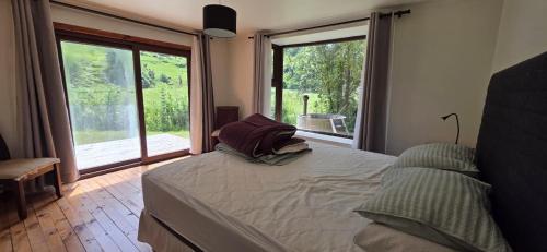 Postel nebo postele na pokoji v ubytování Casa campo en plena naturaleza 3 dormitorios y 2 baños