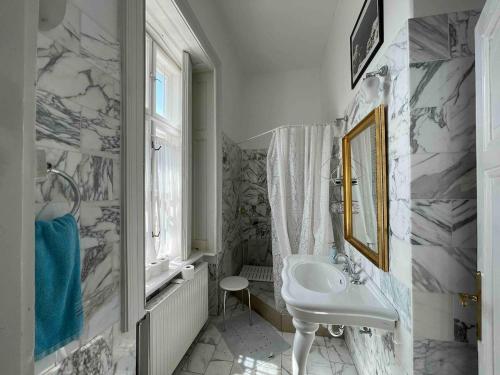 Ένα μπάνιο στο Pokvár Castle