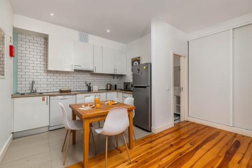 Vintage-Chic Apartment in the City Center, Chiado