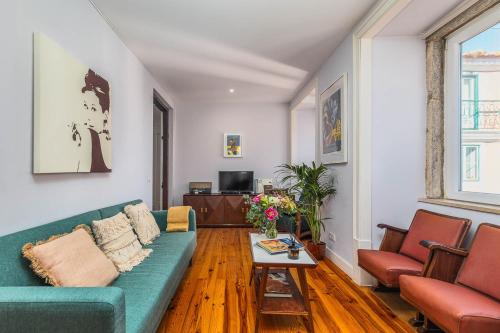 Vintage-Chic Apartment in the City Center, Chiado