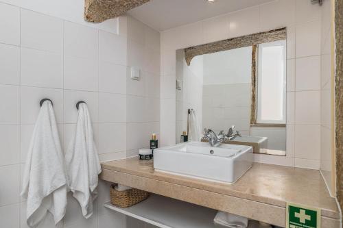 Vintage-Chic Apartment in the City Center, Chiado