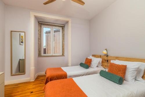 Vintage-Chic Apartment in the City Center, Chiado