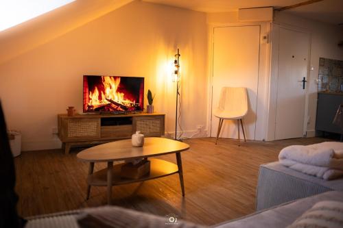 Χώρος καθιστικού στο Appartement proche gare, vue Basilique, parking