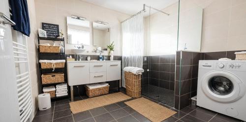 Ένα μπάνιο στο Chambre Chez l'habitant "Maïssi"