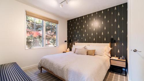 Aspen Hideaway by AvantStay Walk to Aspen Near Slopes Pool Hot Tub Access photo 2