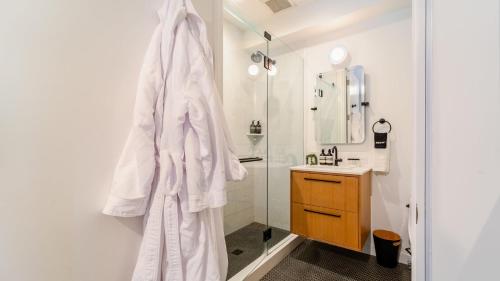Aspen Hideaway by AvantStay Walk to Aspen Near Slopes Pool Hot Tub Access photo 3