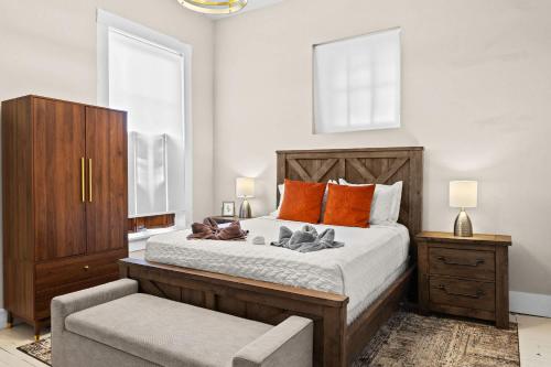 Кровать или кровати в номере Spacious 6BR Home Near Bourbon Trail & Attractions