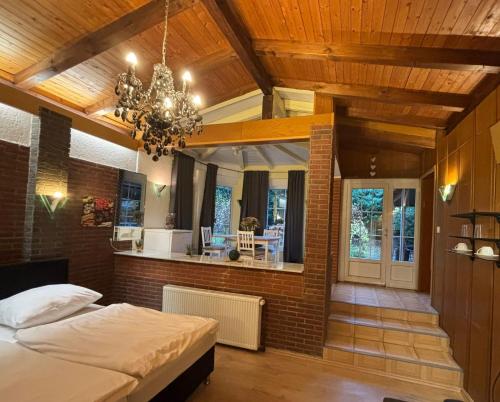 Ένα ή περισσότερα κρεβάτια σε δωμάτιο στο TM Hotel Essen