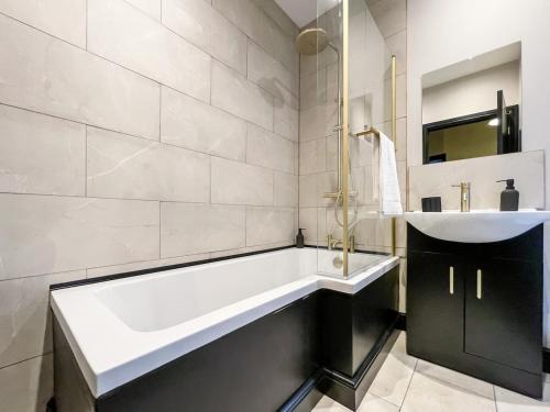 Et badeværelse på Chestnut House - Merthyr Tydfil