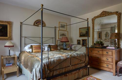 Ένα ή περισσότερα κρεβάτια σε δωμάτιο στο Elegant Cotswold Retreat