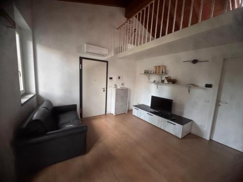 Μια τηλεόραση ή/και κέντρο ψυχαγωγίας στο A&A Bellini